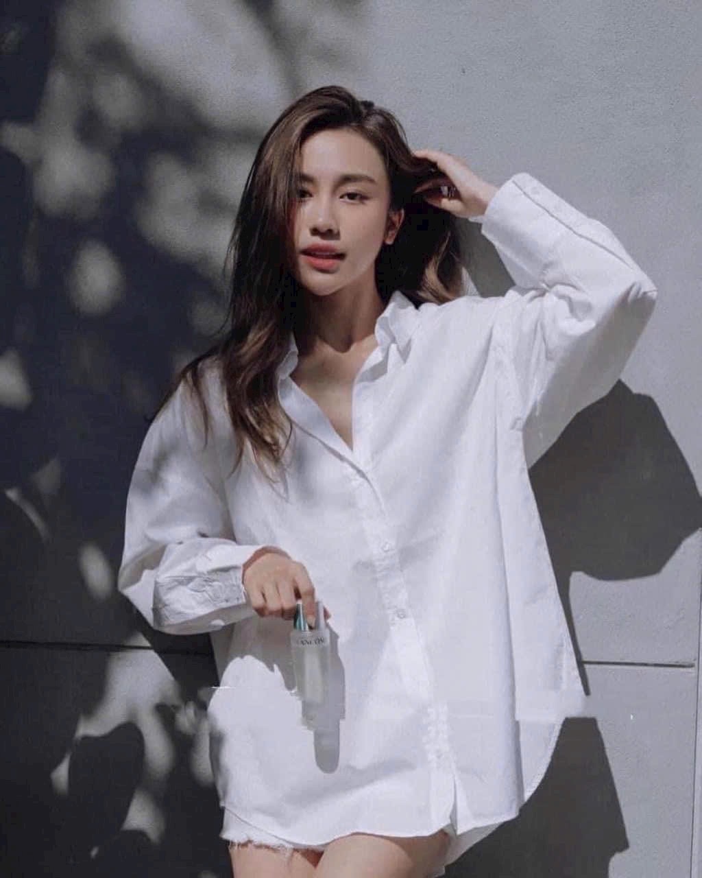Sơ Mi Trắng Dài Tay Đuôi Tôm