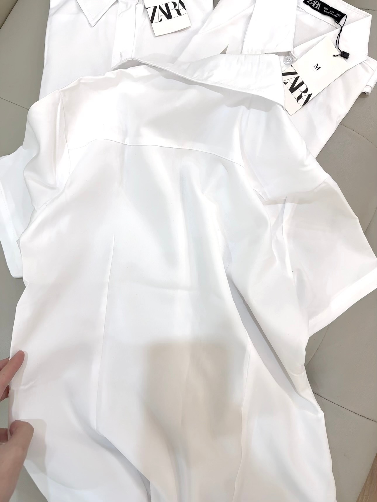 Sơ Mi Trắng Cộc Tay ZR