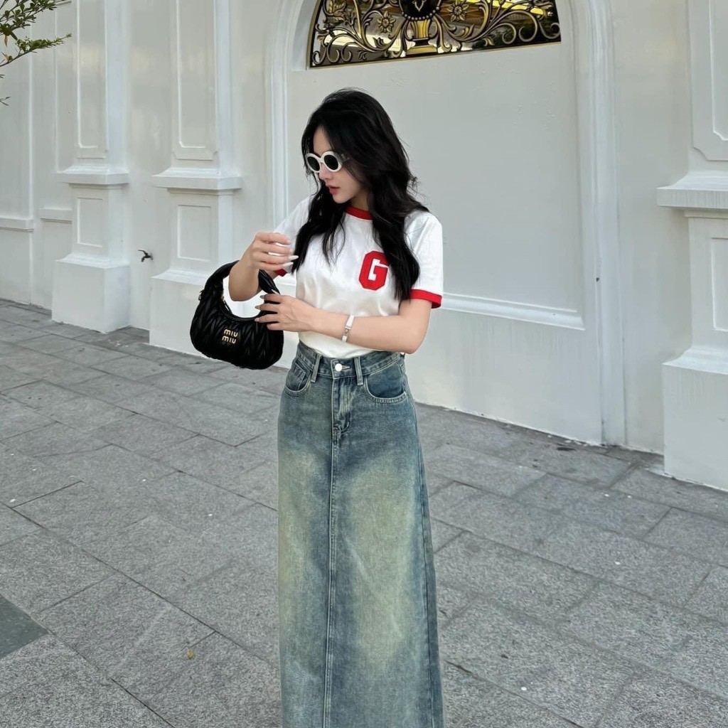 Áo Phông Trắng In Chữ G Đỏ