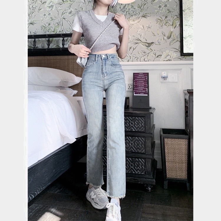 Quần Jeans Xanh Nhạt Ống Đứng Gấu Tua Rua