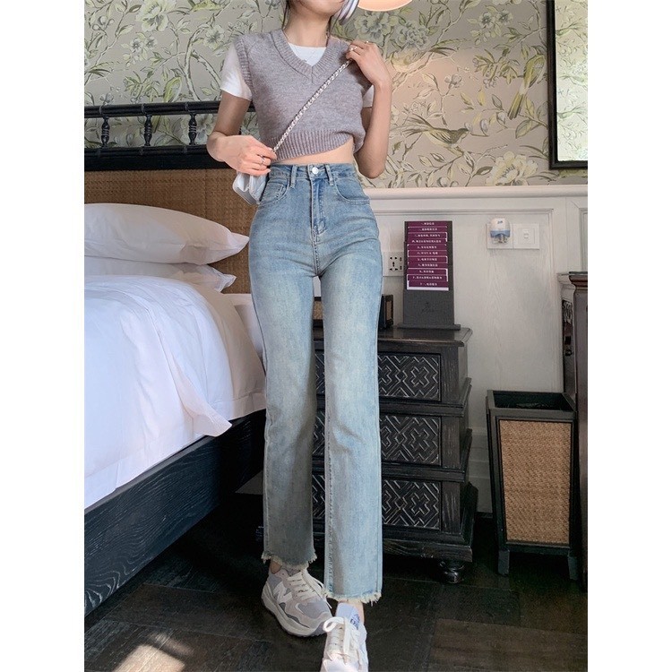 Quần Jeans Xanh Nhạt Ống Đứng Gấu Tua Rua