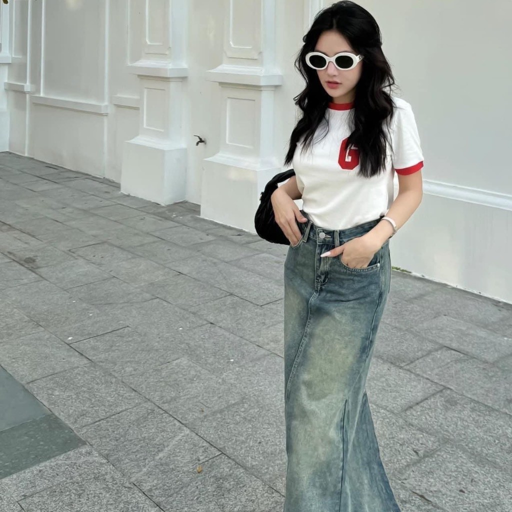 Áo Phông Trắng In Chữ G Đỏ