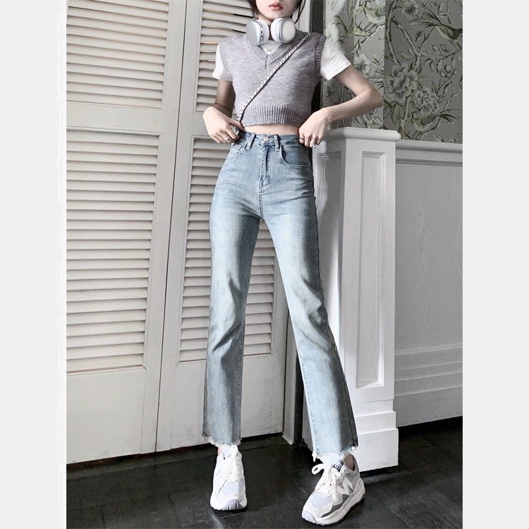 Quần Jeans Xanh Nhạt Ống Đứng Gấu Tua Rua