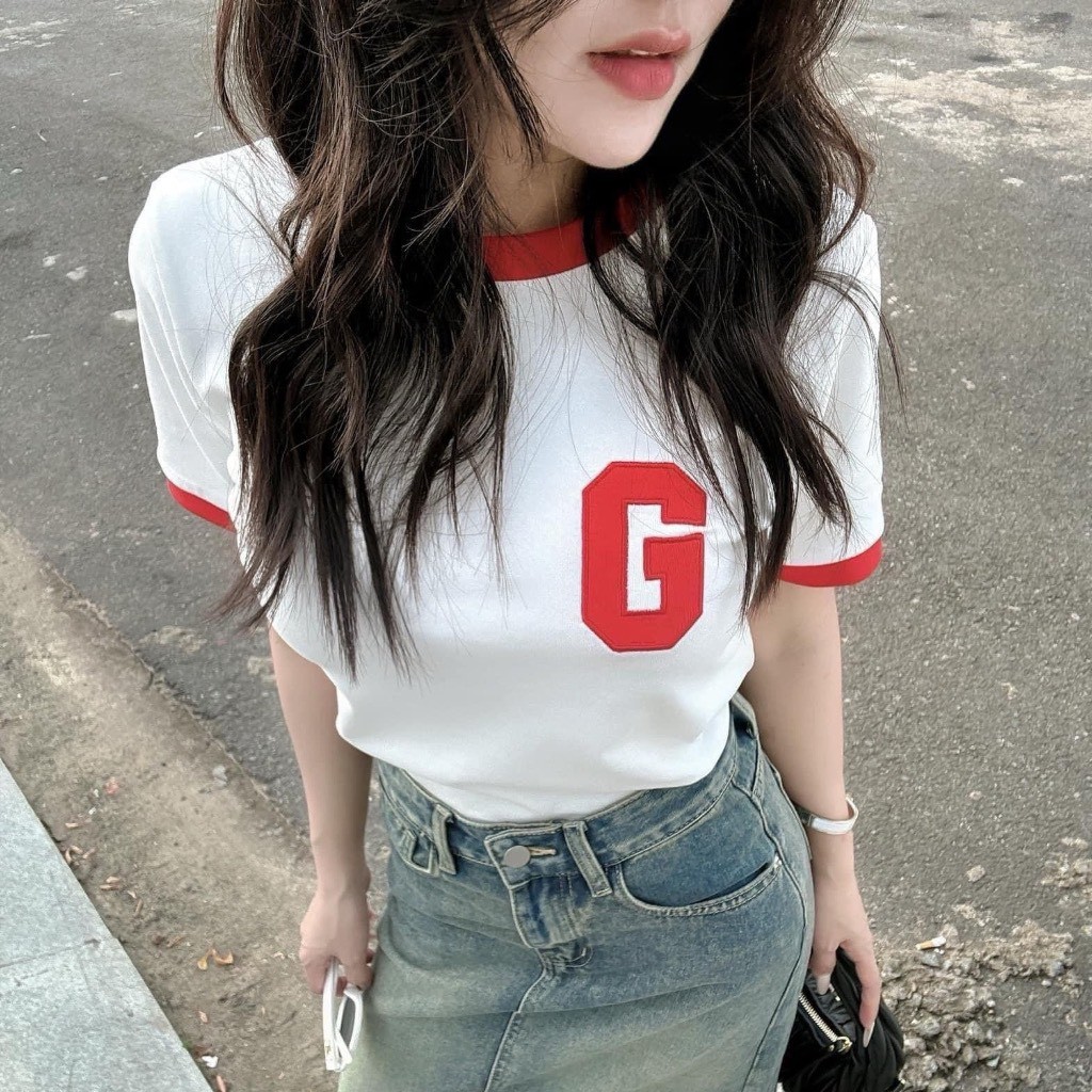 Áo Phông Trắng In Chữ G Đỏ