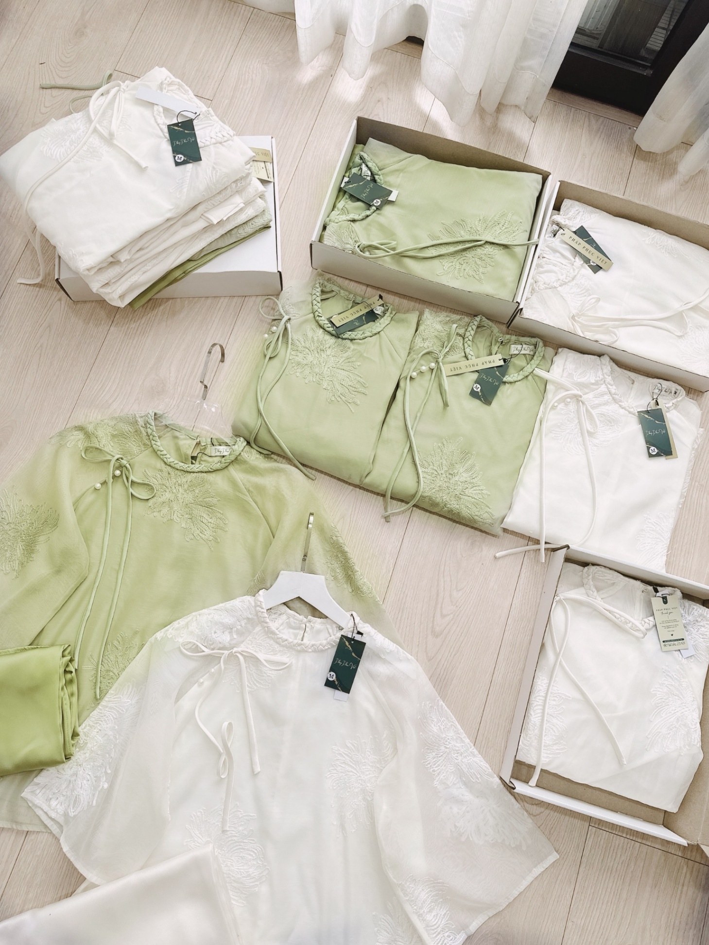 Set Pháp Phục Tơ 2 Màu