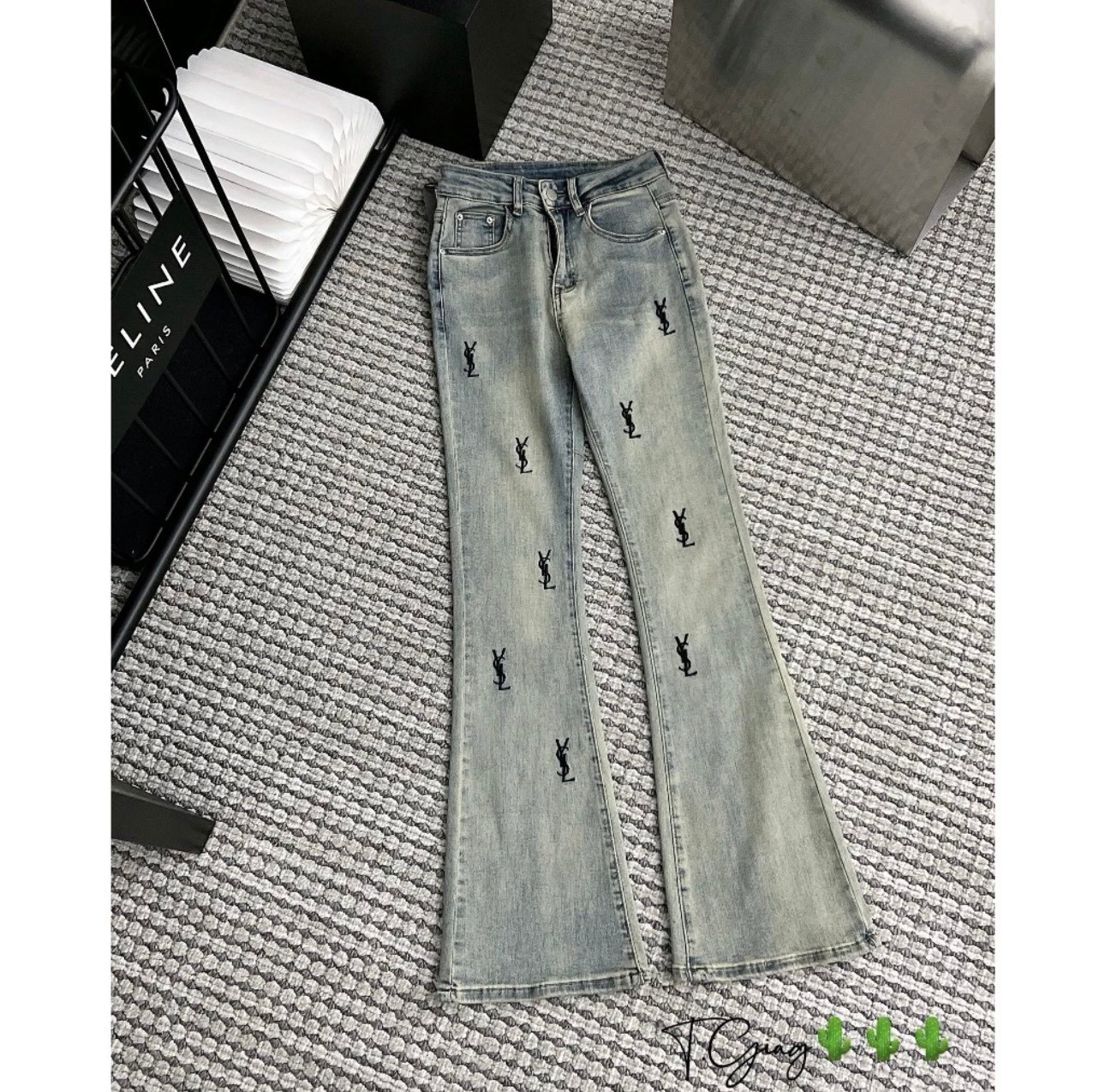 Quần Jeans Loe Xanh Nhạt Thêu YSL