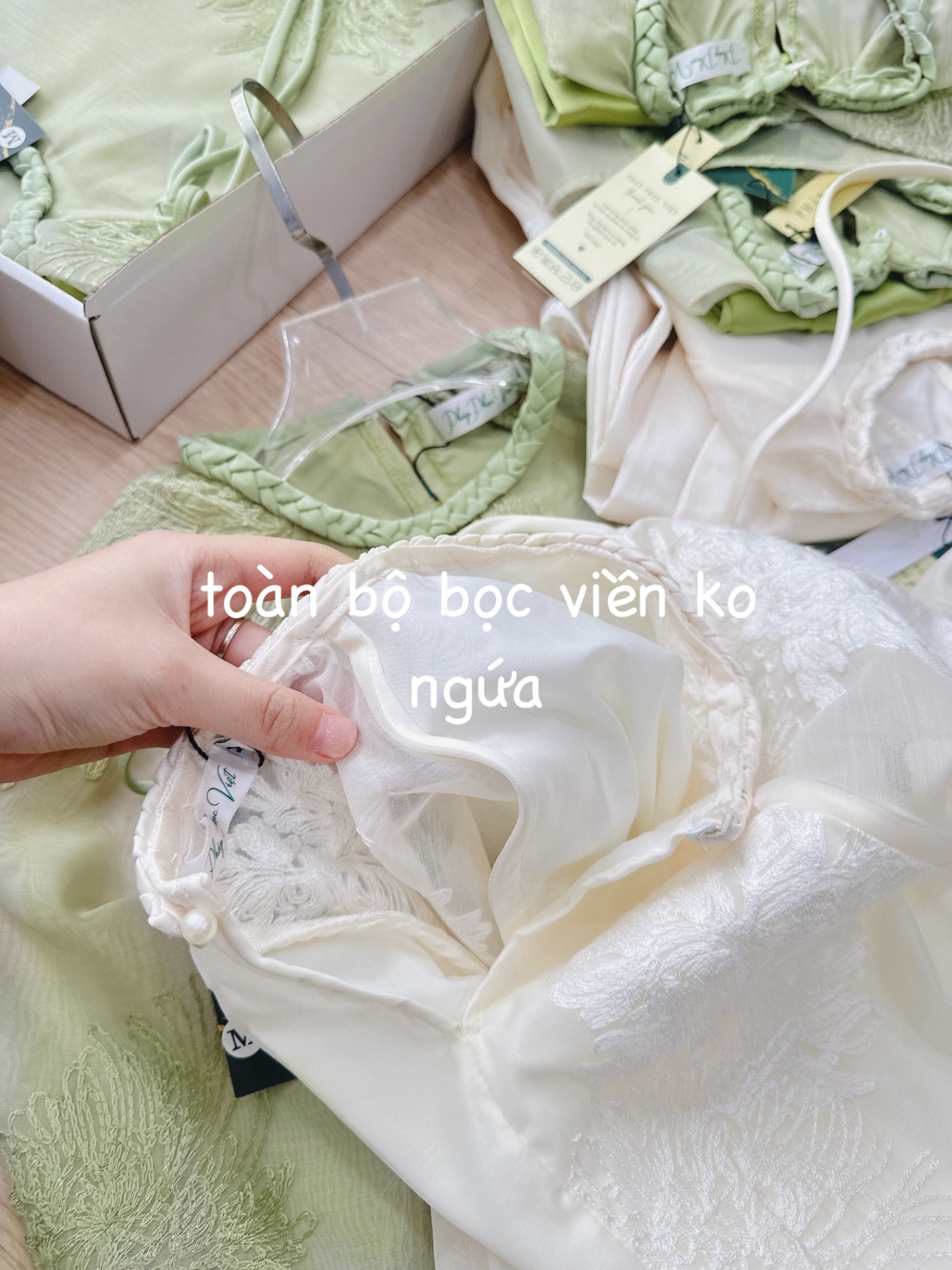 Set Pháp Phục Tơ 2 Màu
