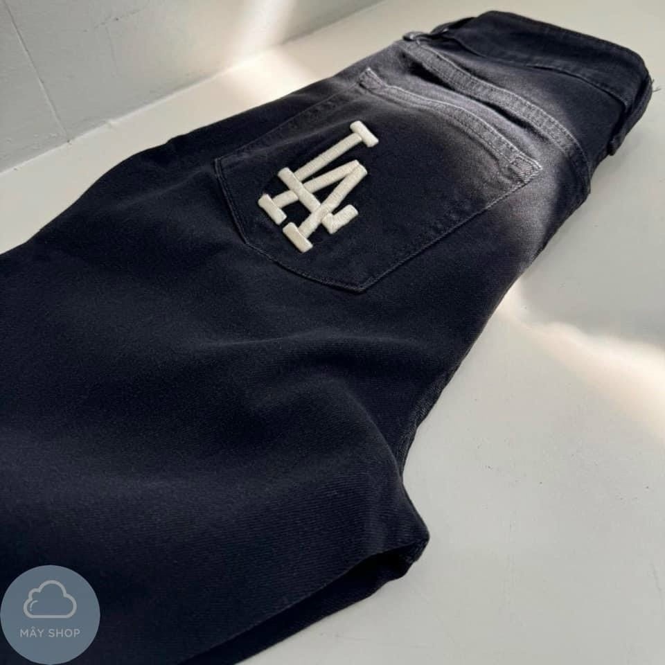 Quần Jeans Đen Suông Túi In LA