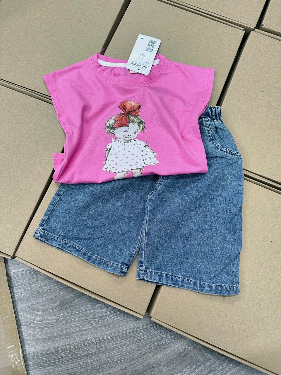 Set Jeans Kèm Áo Cô Gái Nơ