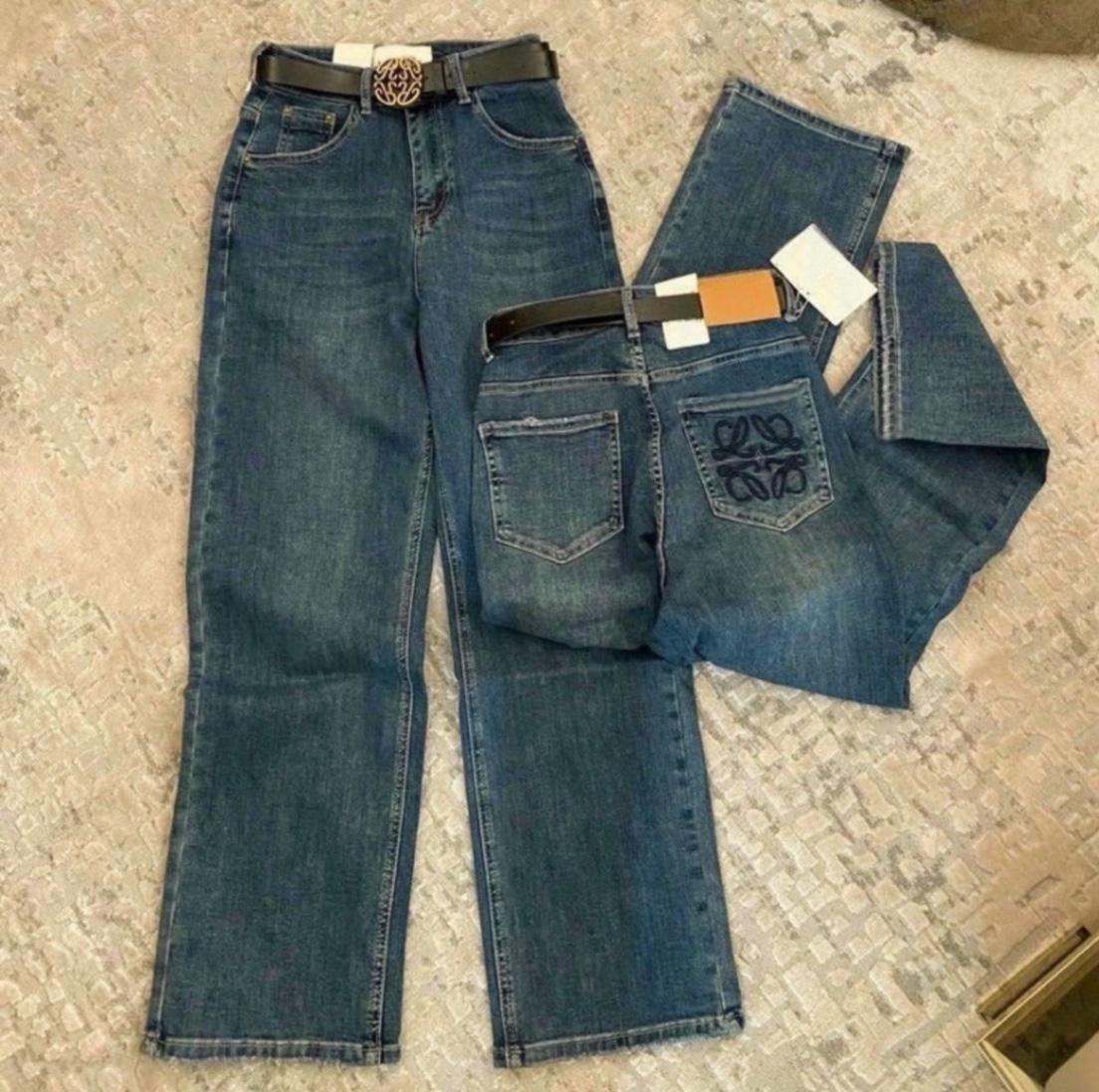 Quần Jeans Suông Thêu Túi Đen
