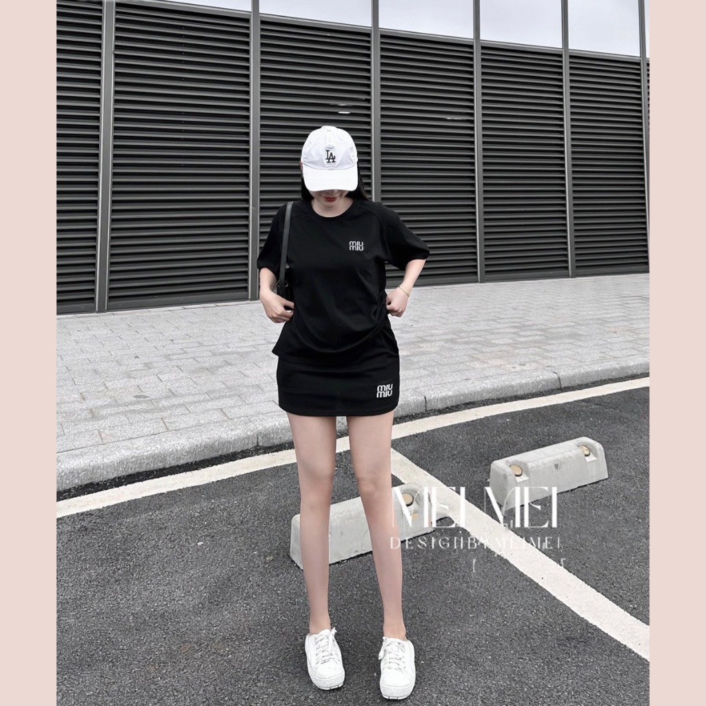 Sét CV Ngắn Áo Phông Miu Miu 2 Màu