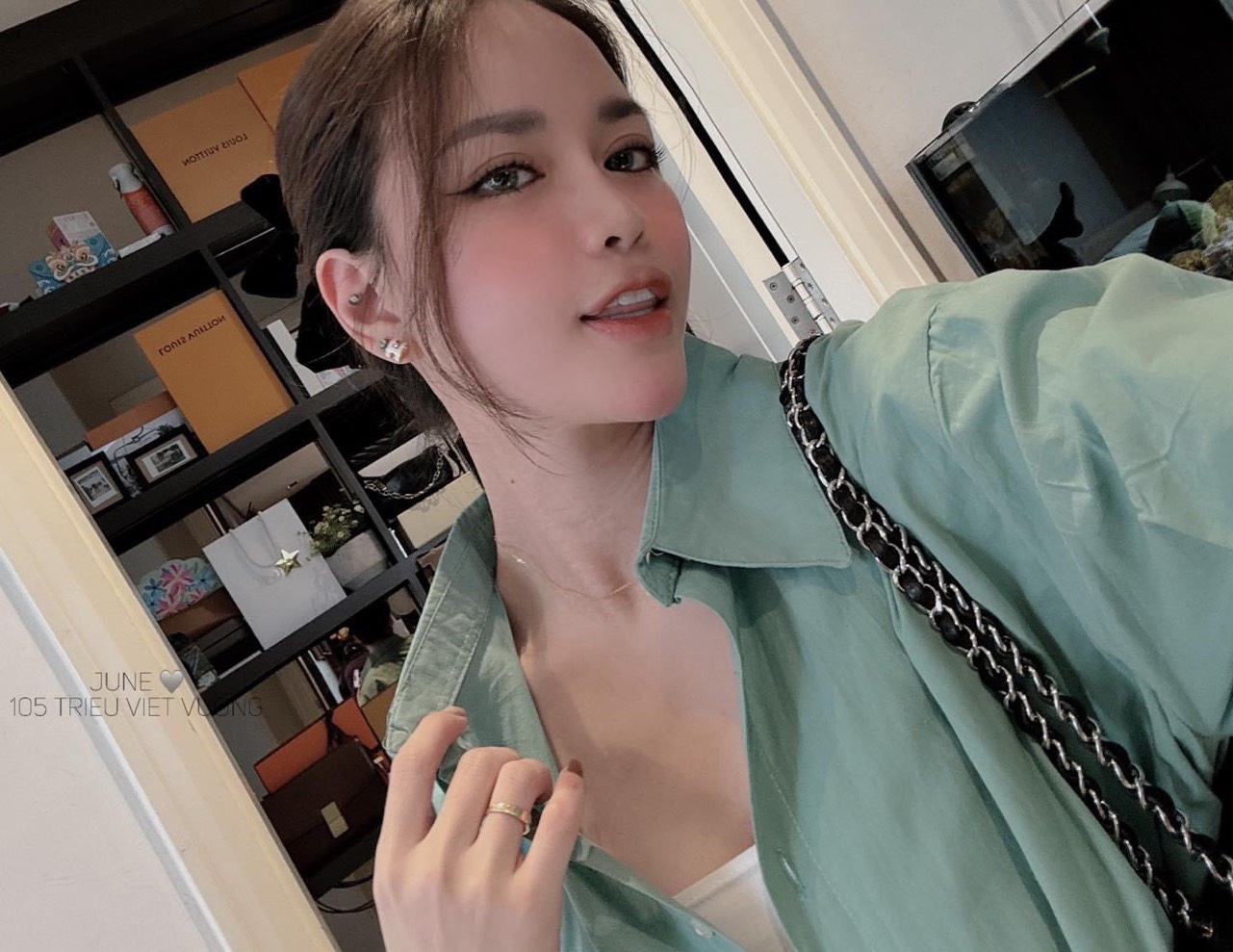 Sơ Mi Túi Ngực 2 Màu