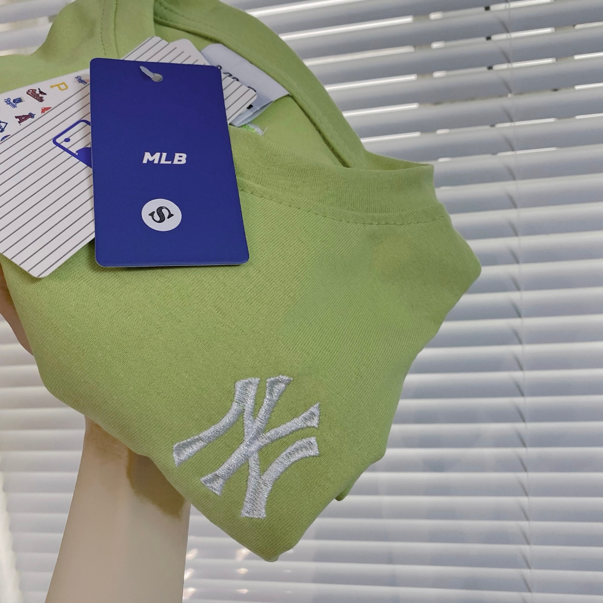 Áo Phông Xanh Cốm NY