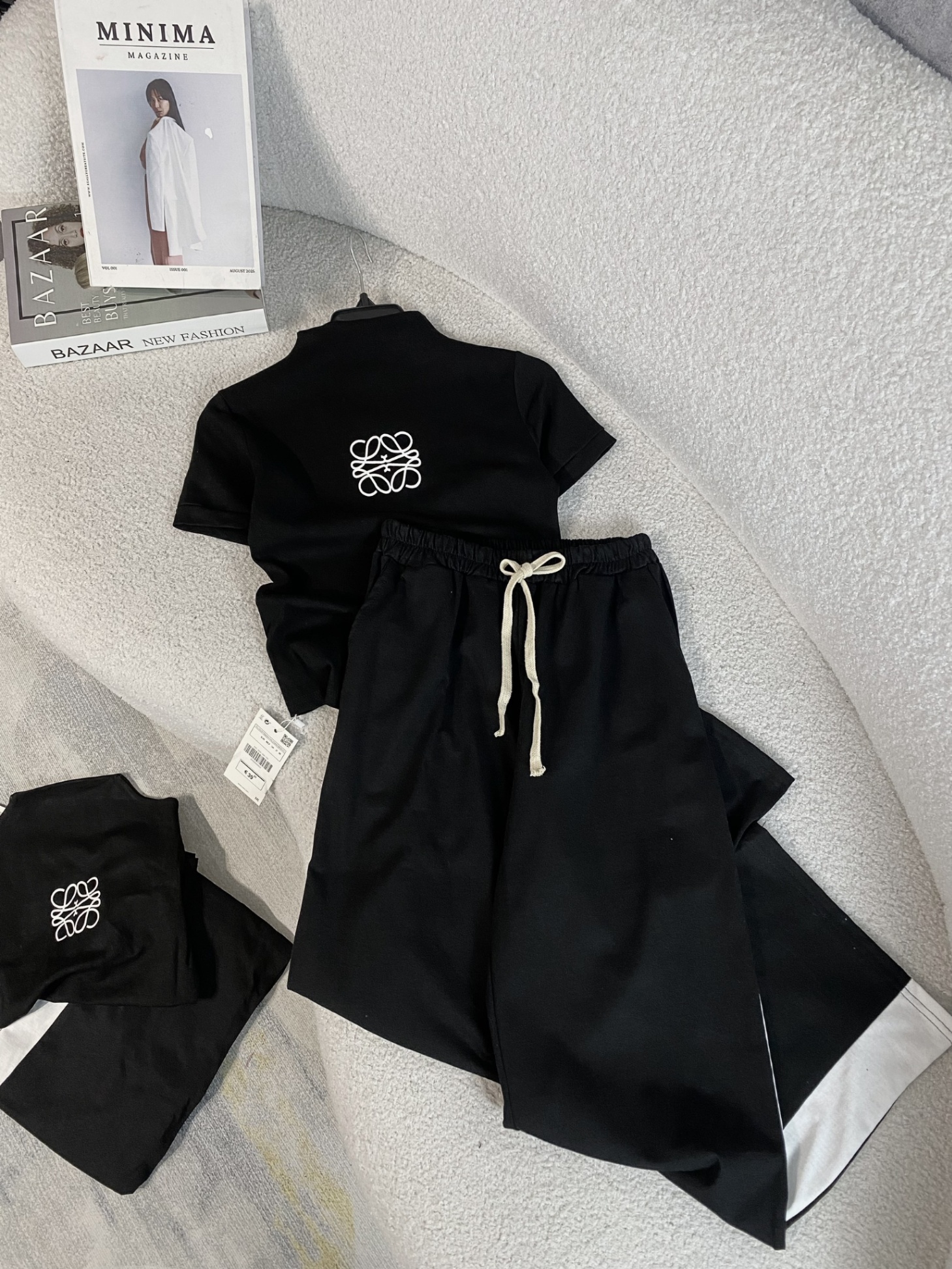 Bộ Quần Suông Loewe Đen