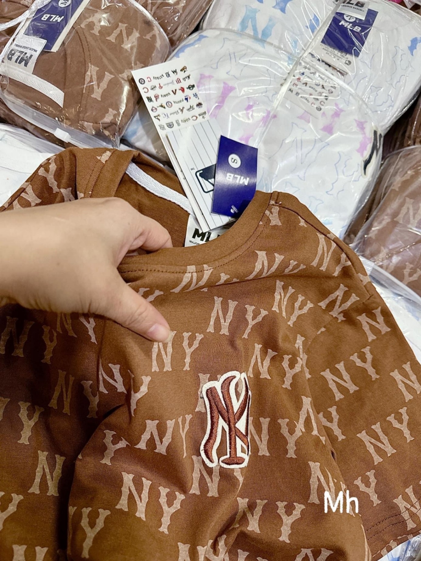Bộ Cộc Nâu Trắng Trần NY