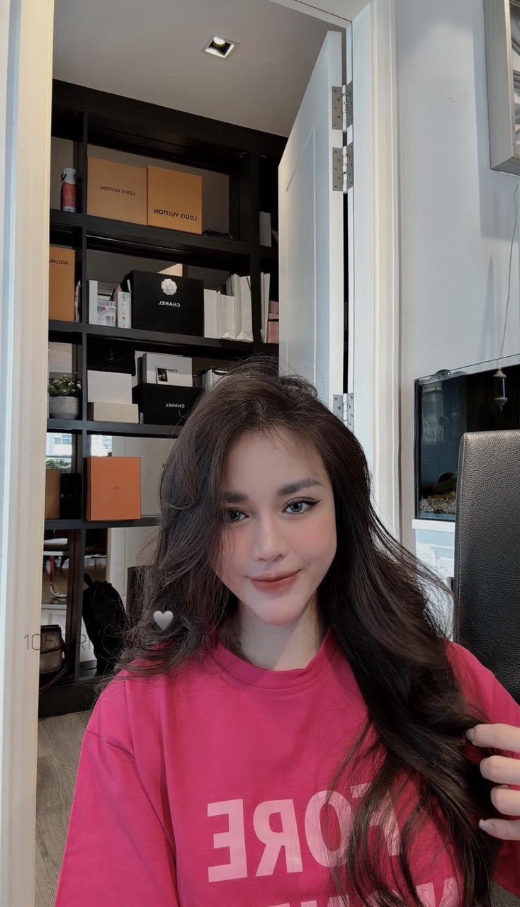 Váy Suông Hồng In Chữ