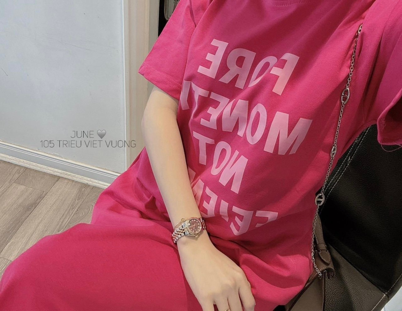 Váy Suông Hồng In Chữ