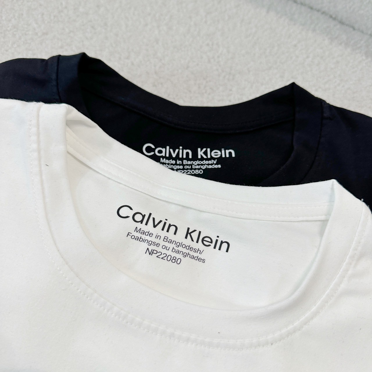 Sét 2 Áo Phông Calvin Đen Trắng