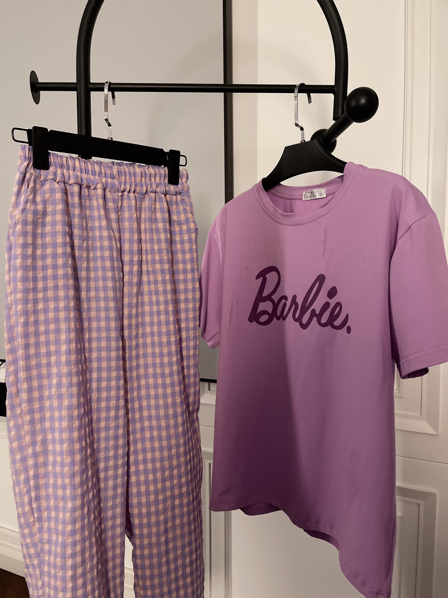 Bộ Quần Kẻ Tím Áo Phông Barbie