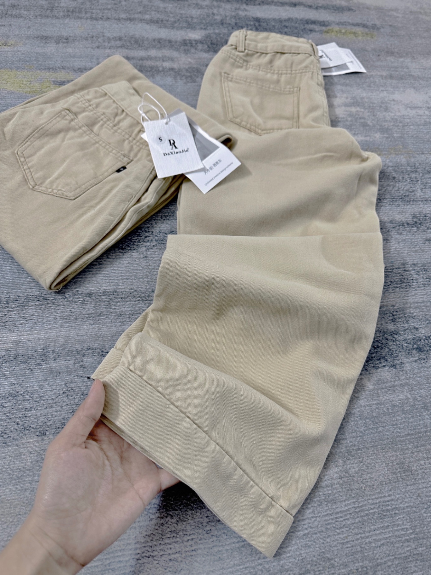 Quần Jeans Suông Be