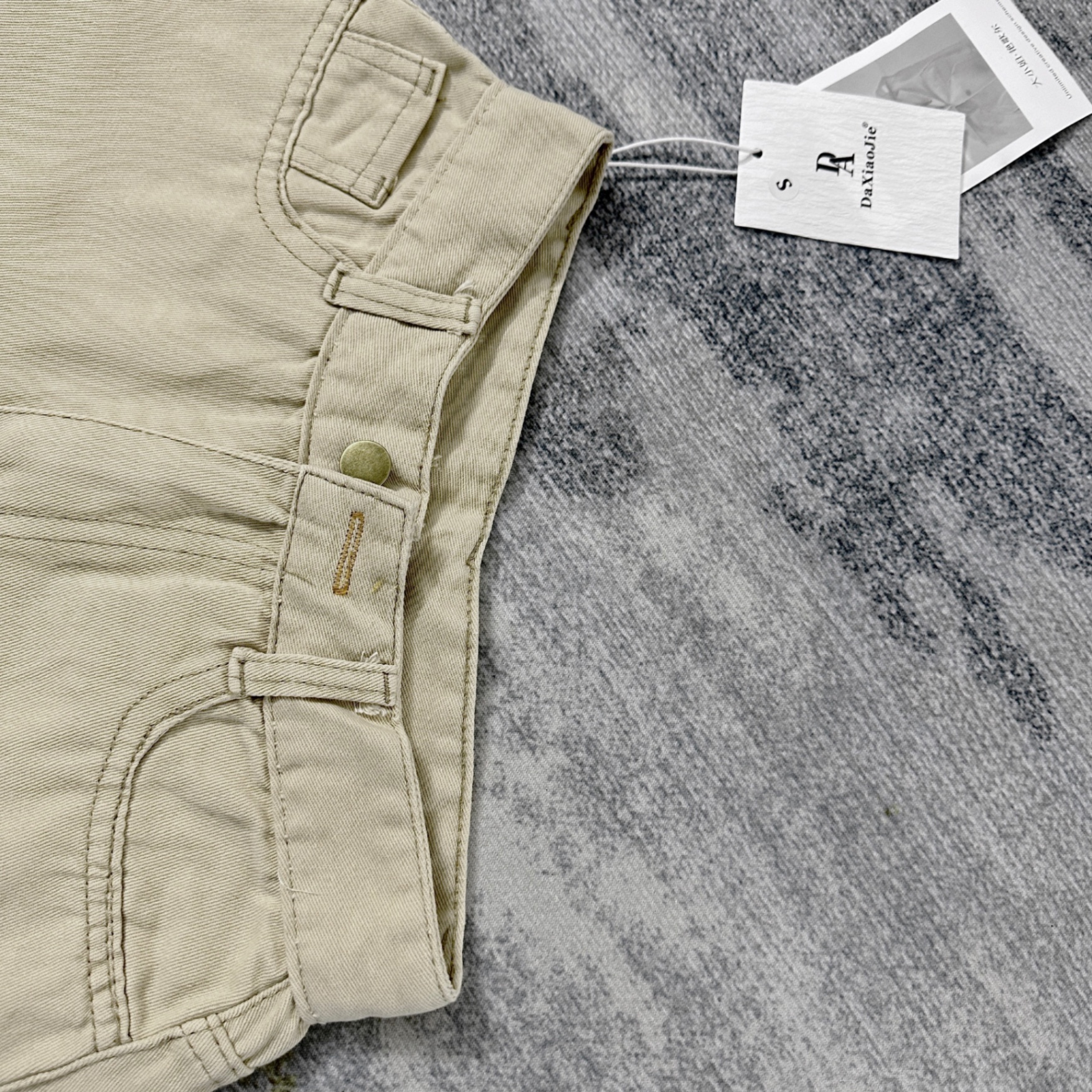 Quần Jeans Suông Be