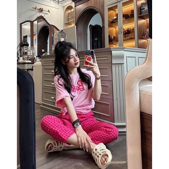 Bộ Quần Kẻ Tím Áo Phông Barbie