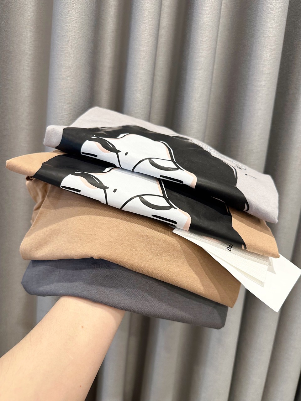 Bộ Cộc In Cô Gái Đeo Kính 2 Màu