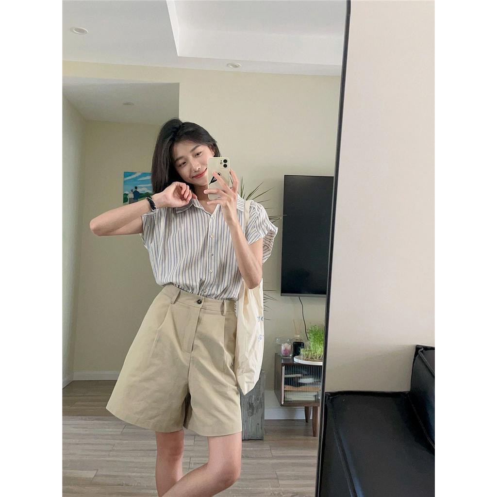 Áo Sơ Mi Đũi Kẻ Tay Vạt Gập Gấu