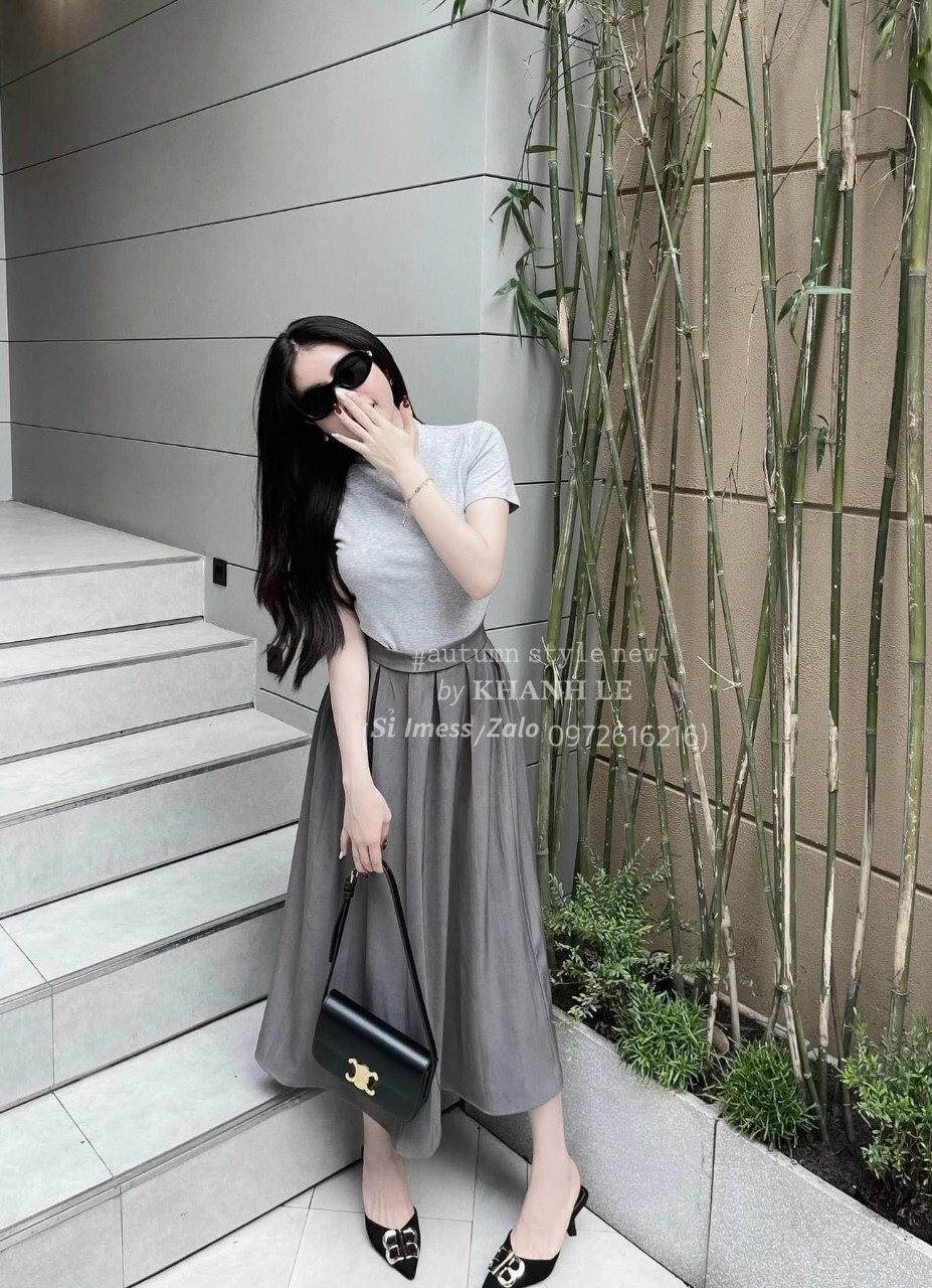 Sét Áo Thun Kèm CV Xếp Ly Dài