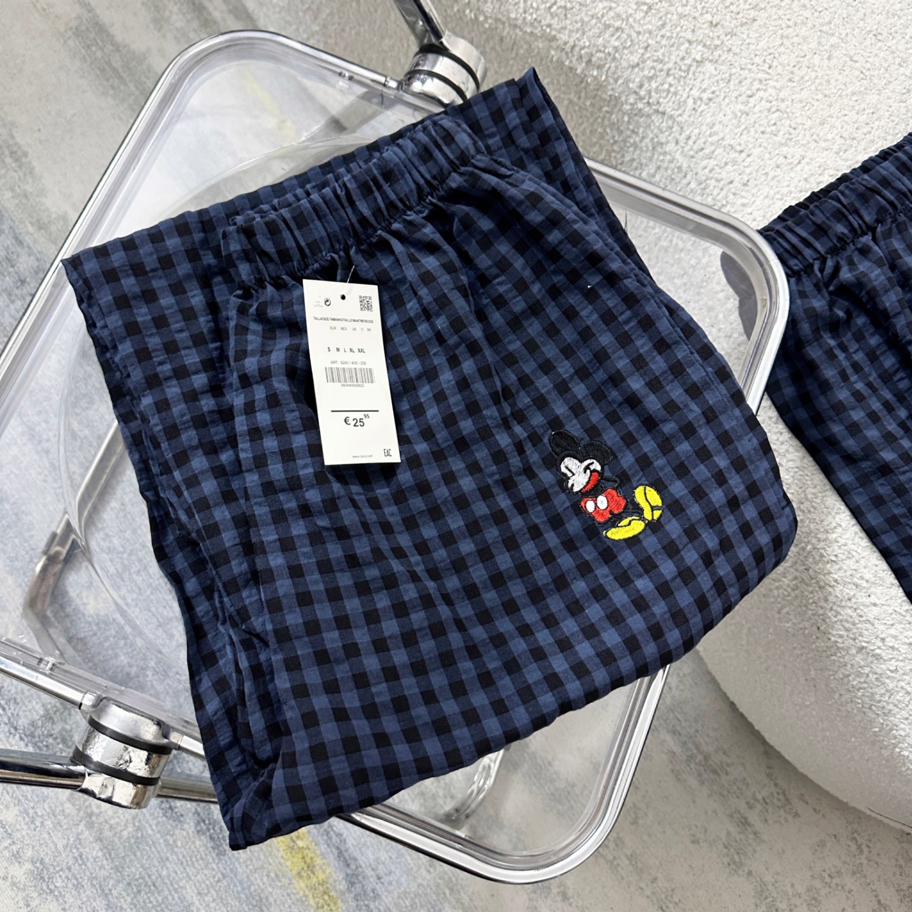Quần Đũi Kẻ Xanh Thêu Mickey