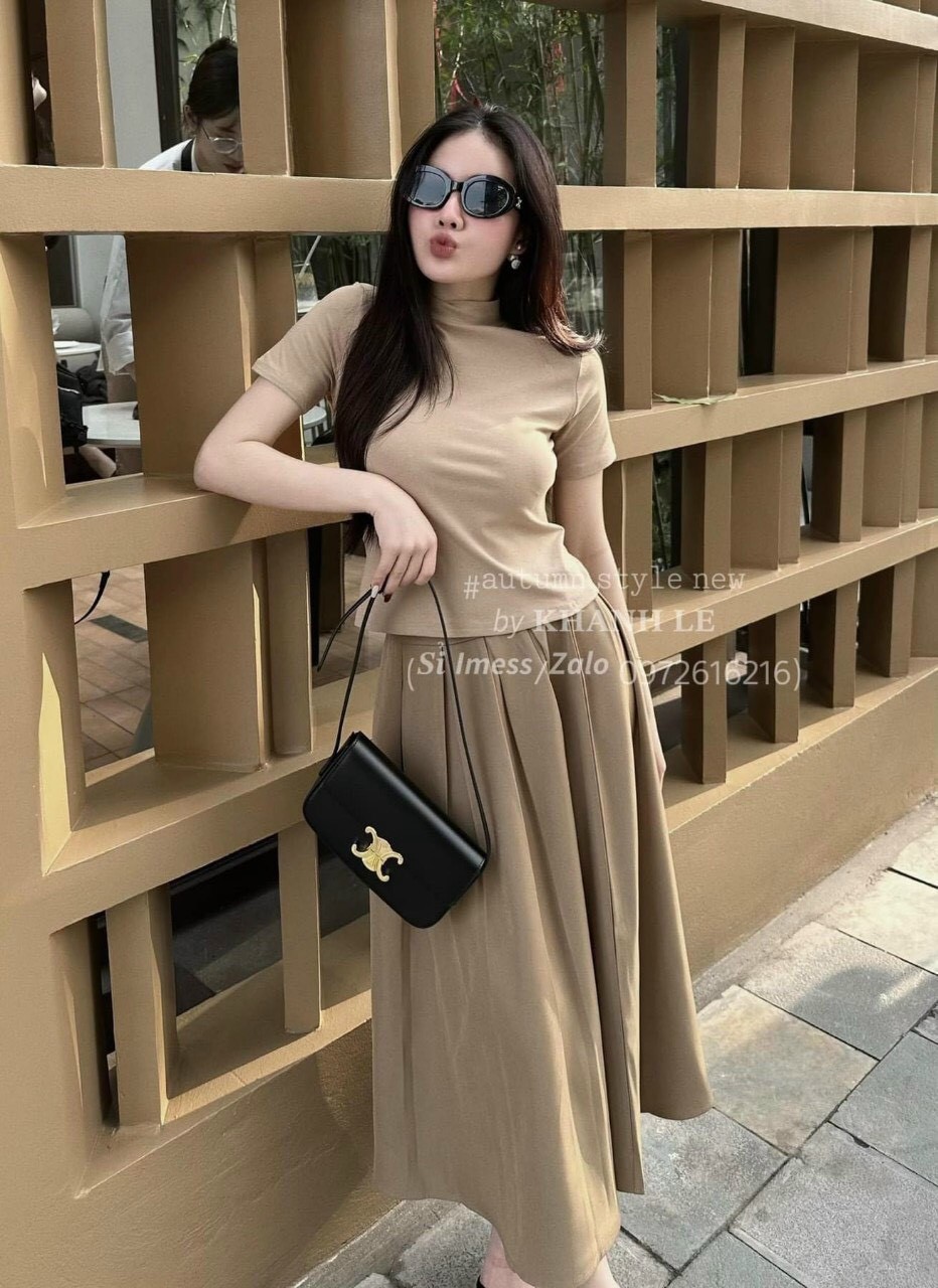 Sét Áo Thun Kèm CV Xếp Ly Dài