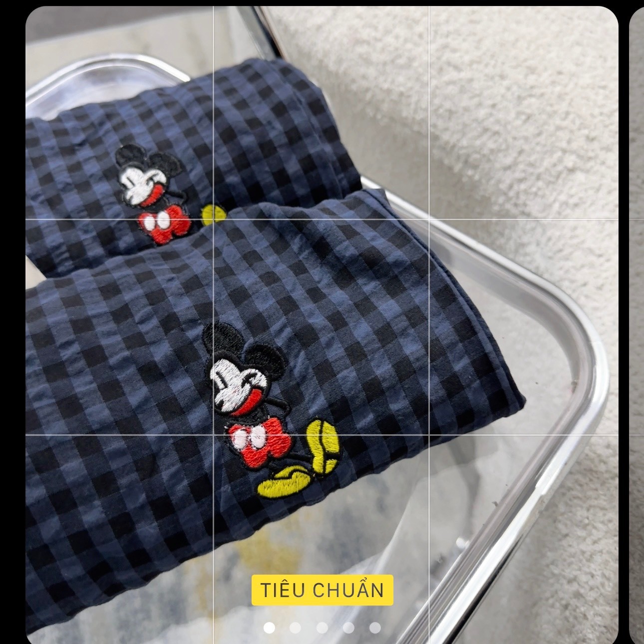 Quần Đũi Kẻ Xanh Thêu Mickey