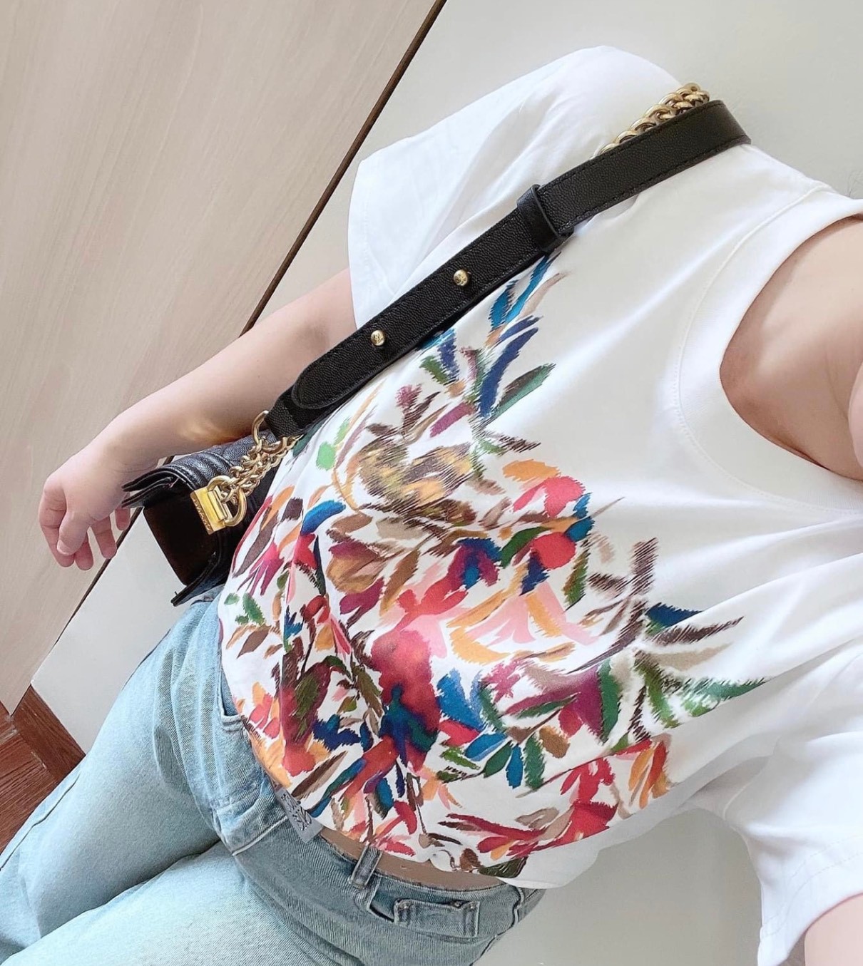Áo Phông Trắng In Hoa Lá