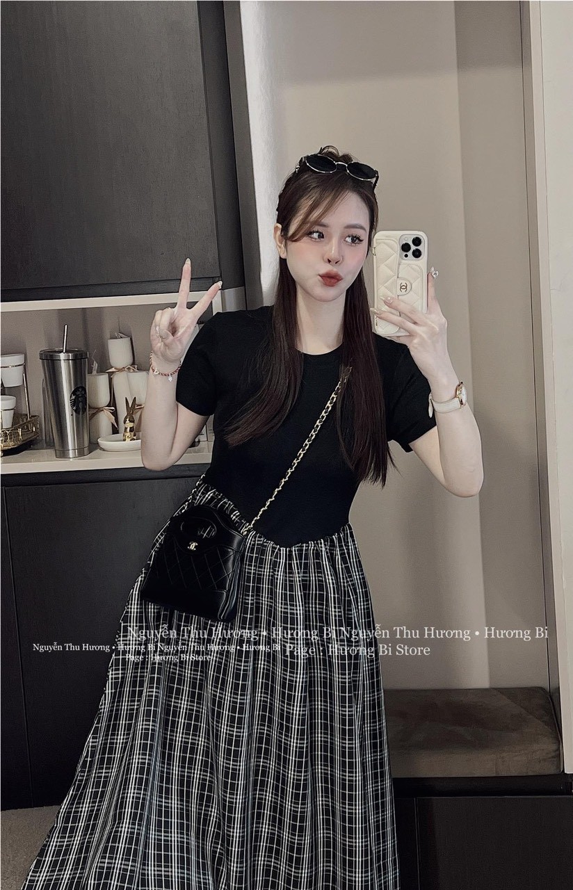 Sét CV Kẻ Dài Áo Phông Đen