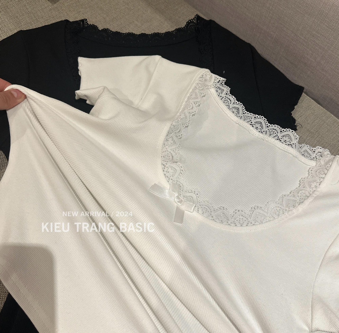 Sét 2 Áo Tăm Croptop Cổ Phối Ren