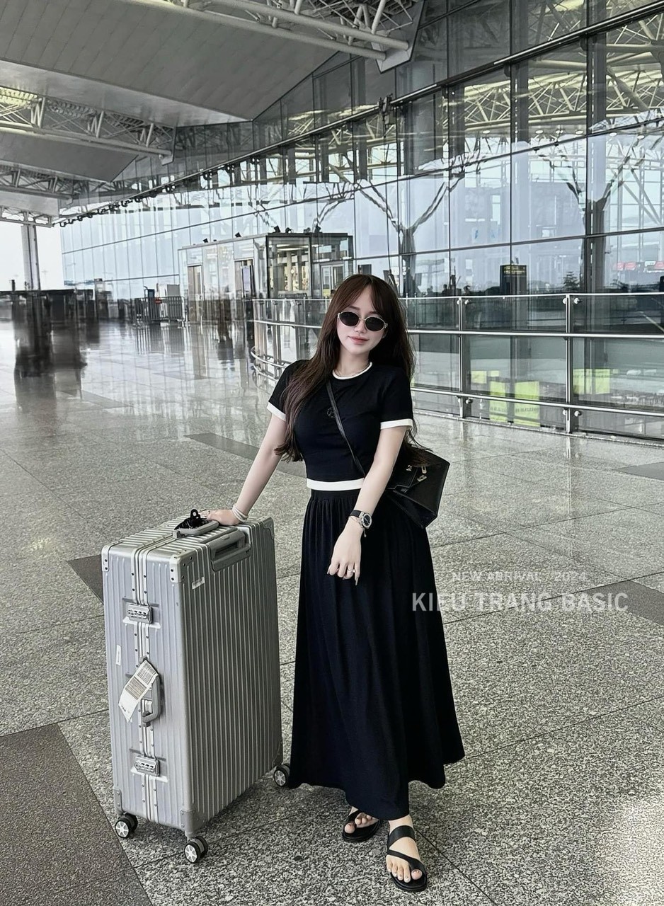 Sét CV Xếp Ly Dài Áo Tăm Viền Trắng