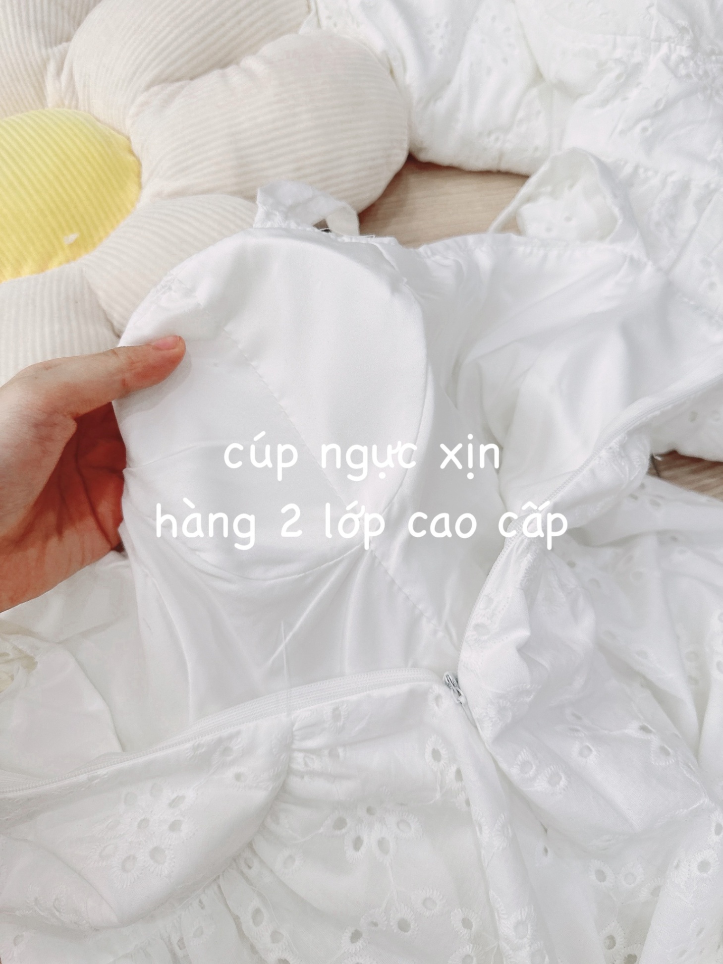 Váy Maxi Trắng Cúp Ngực Hoa Thêu 2 Lớp