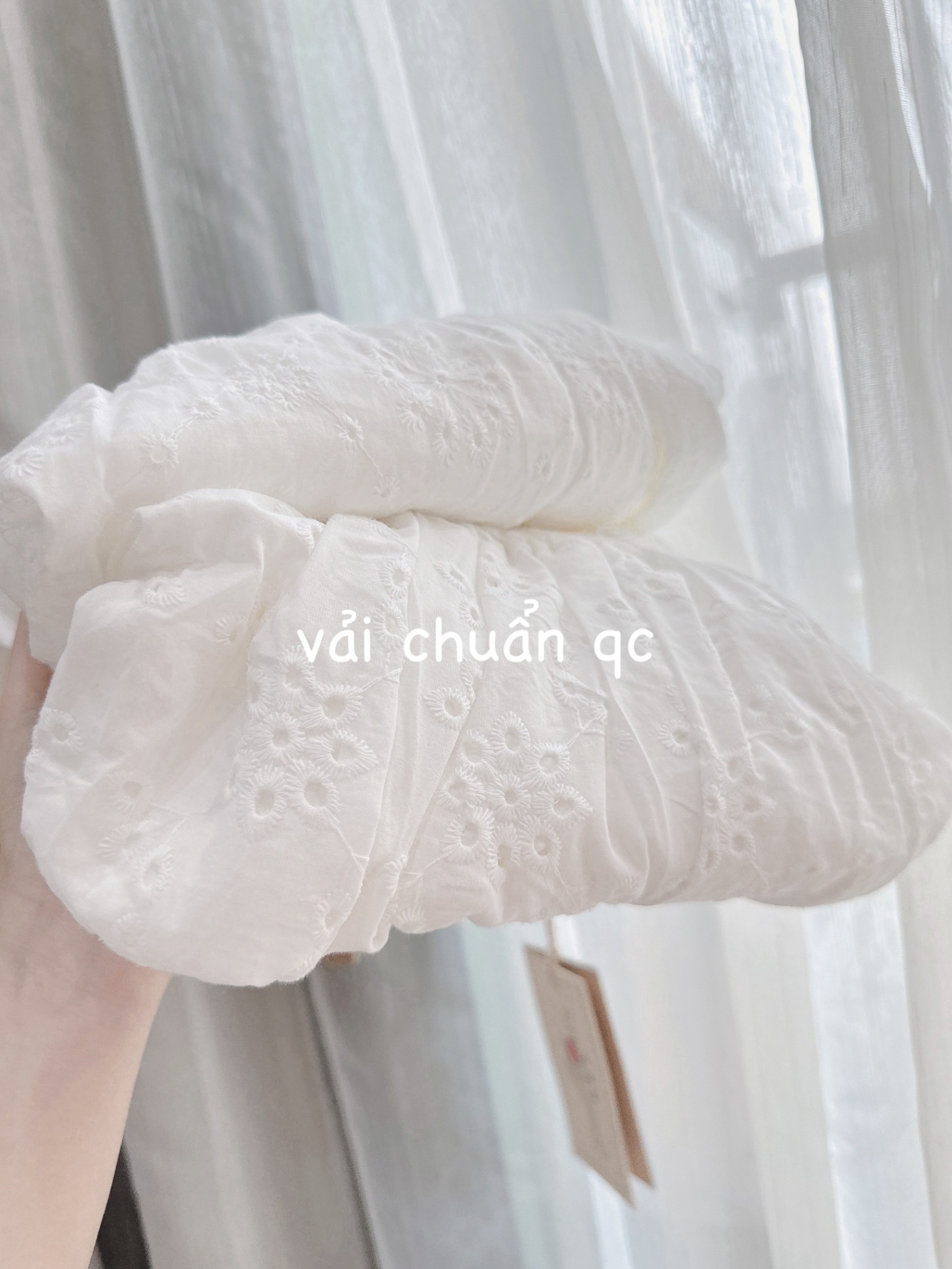 Váy Maxi Trắng Cúp Ngực Hoa Thêu 2 Lớp