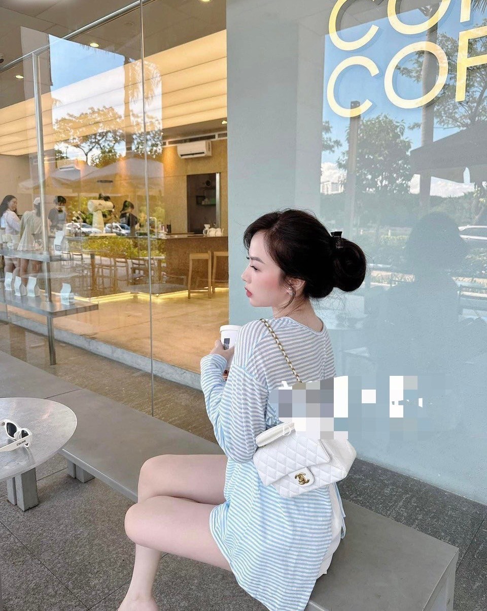 Sét Quần Sooc Mix Áo Kẻ Ngang Buộc Lưng Sau