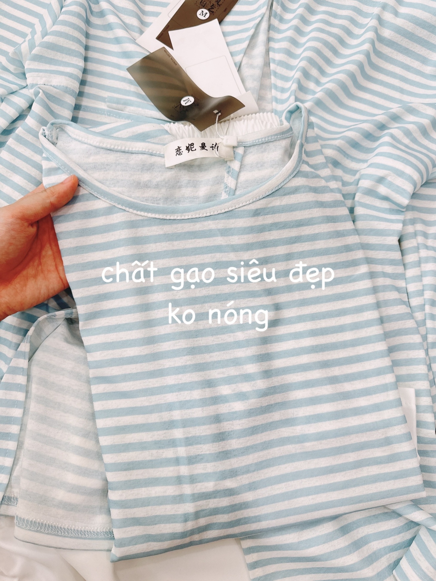 Sét Quần Sooc Mix Áo Kẻ Ngang Buộc Lưng Sau