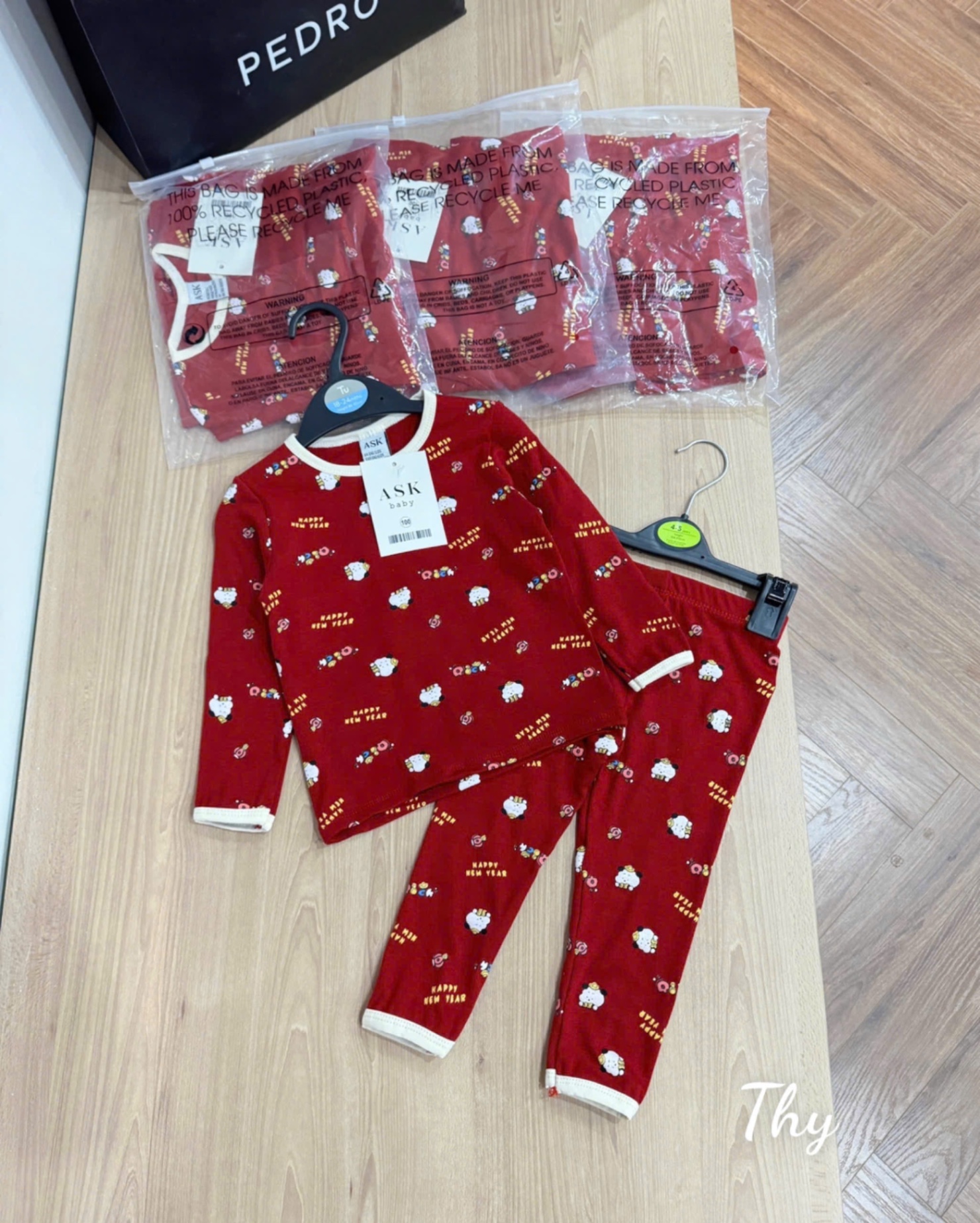 Bộ DT Đỏ In Cún Cổ Viền Bé