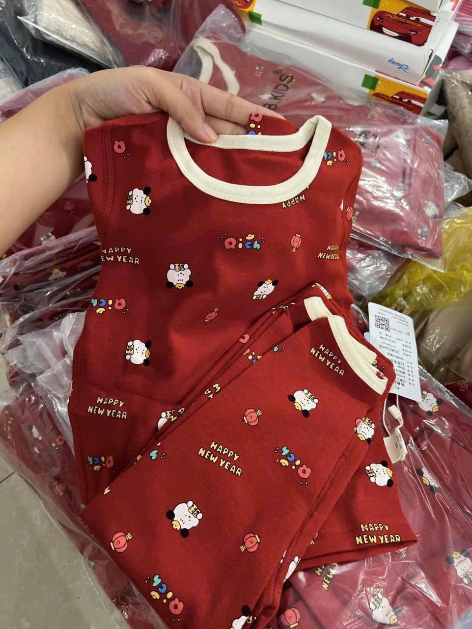 Bộ DT Đỏ In Cún Cổ Viền Bé