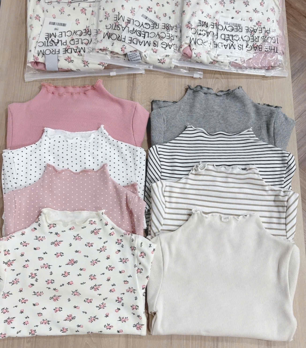Set 4 áo giữ nhiệt tone Hàn cho bé