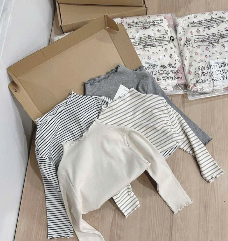 Set 4 áo giữ nhiệt tone Hàn cho bé
