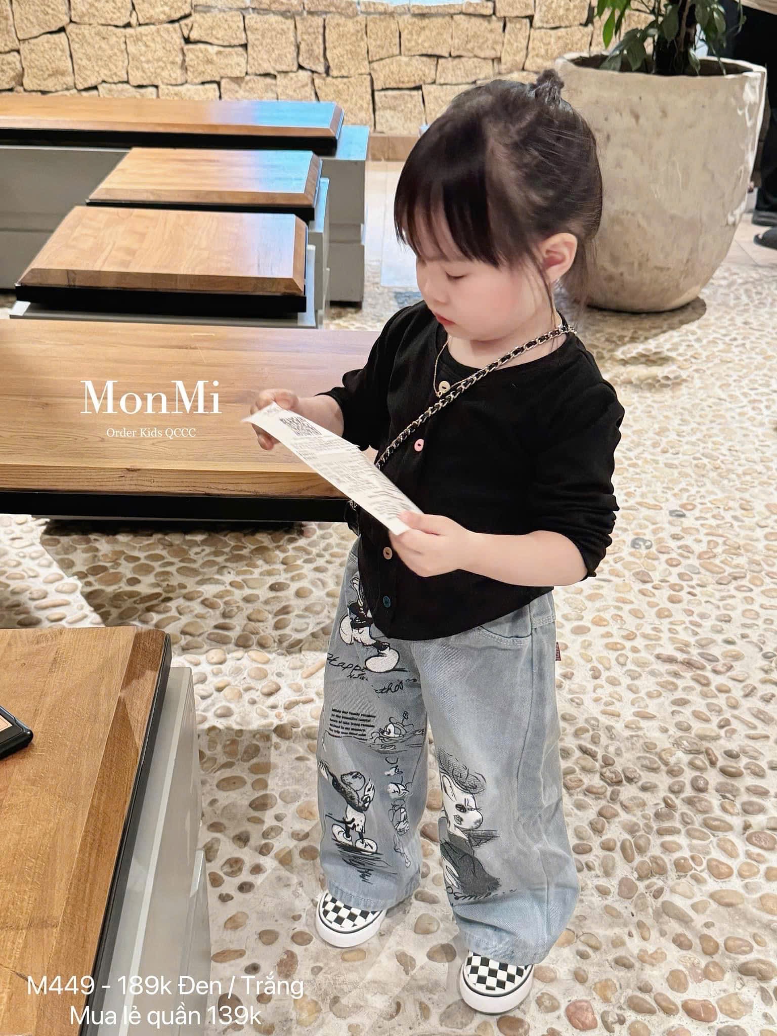 Bộ Quần Jeans MK mix Áo Thun Vạt Tôm Bé