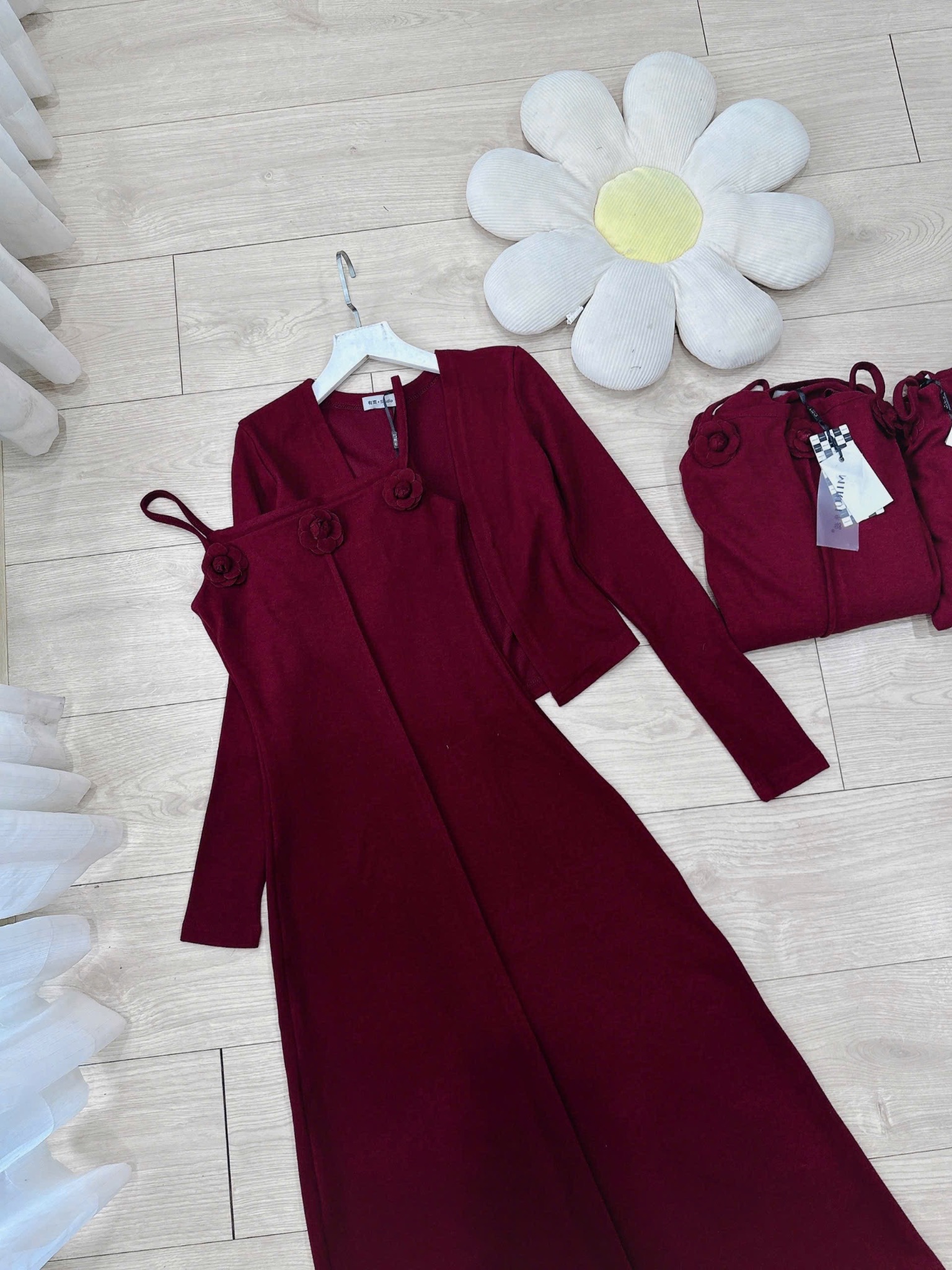 SET ÁO CARDIGAN KÈM VÁY BODY KẾT HOA