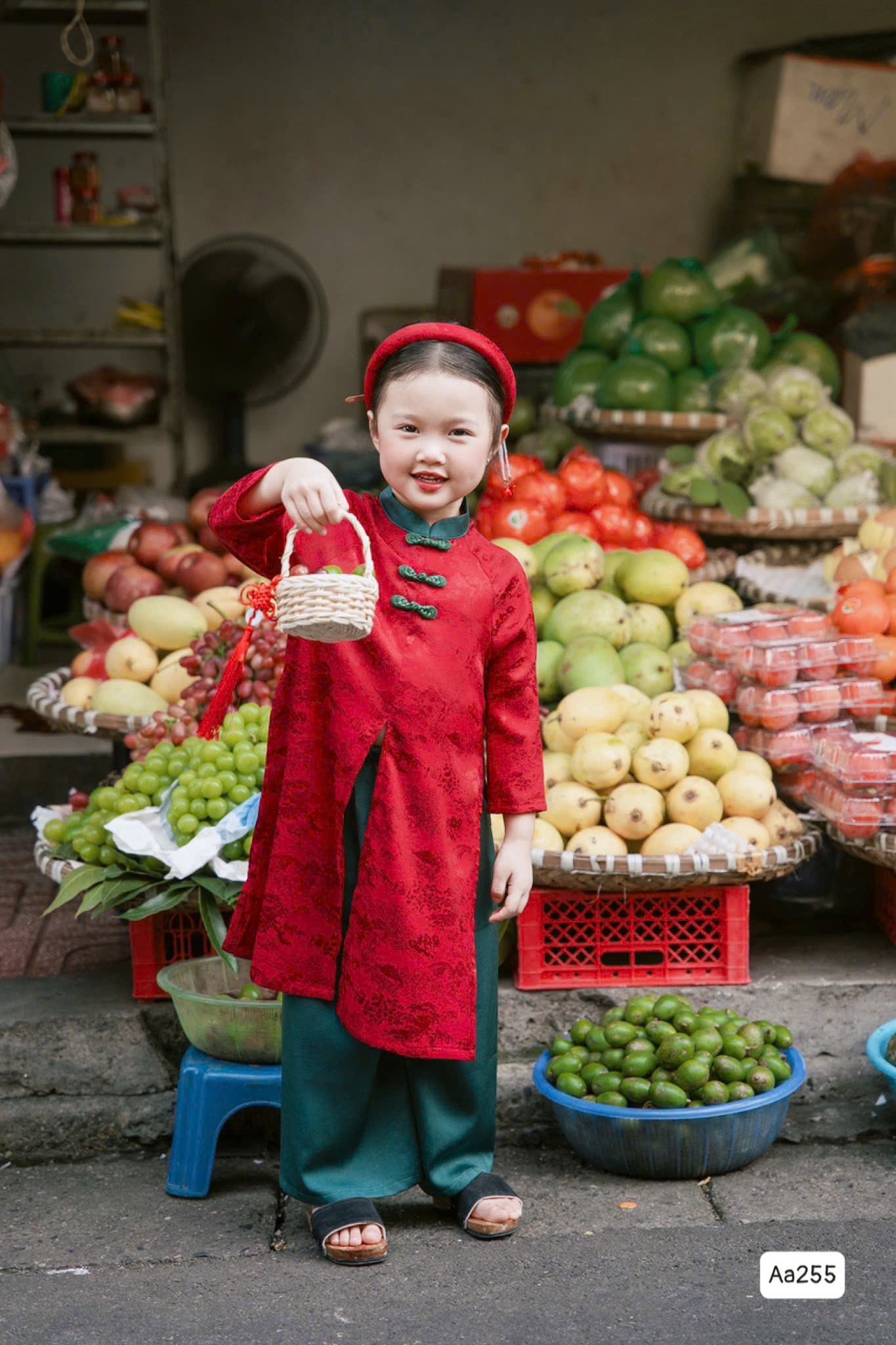 ÁO DÀI ĐỎ GẤM QUẦN XANH BE GÁI