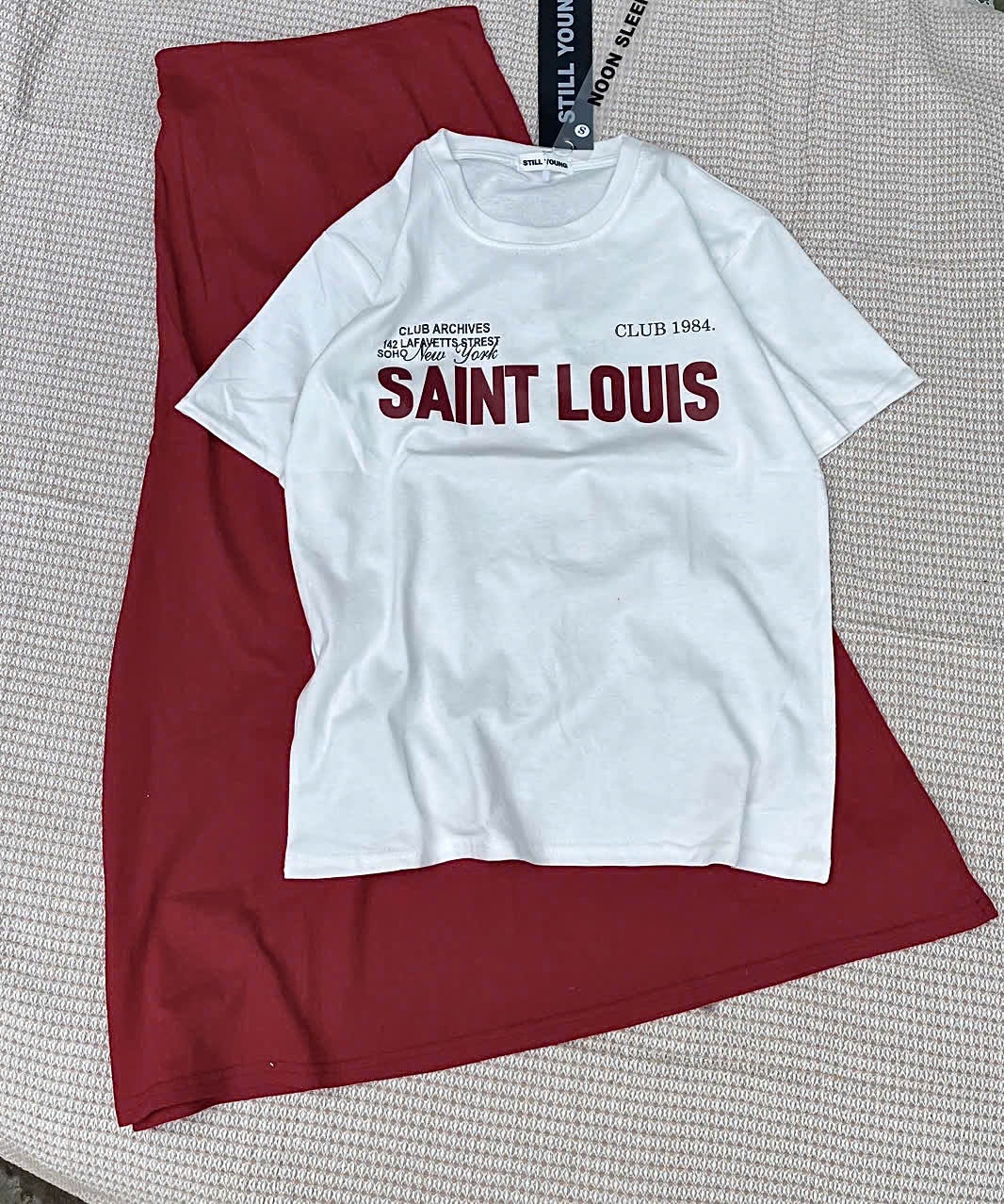 Sét CV Đỏ Áo Phông Trắng Saint Louis