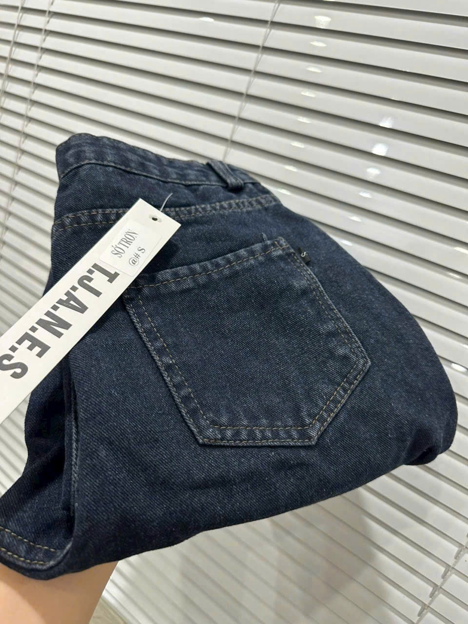 Quần Jeans Suông 2 Màu