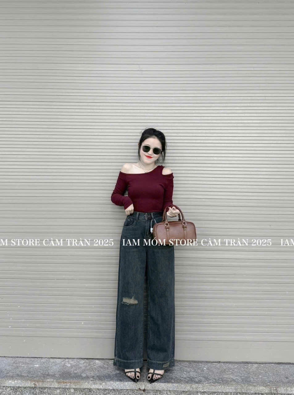 Quần Jeans Suông Rách Gối Gấu Thêu Miu